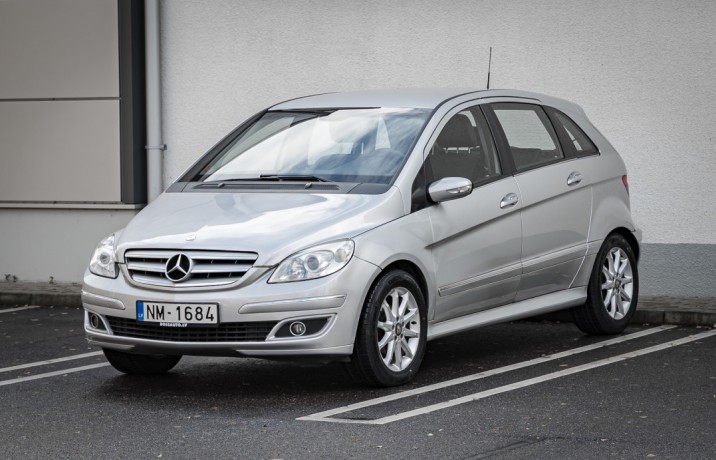Mercedes-Benz B200