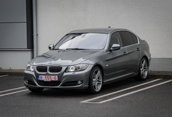 BMW 330