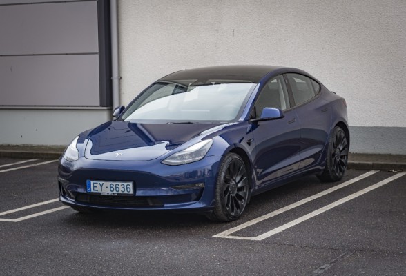 Tesla MODEL 3