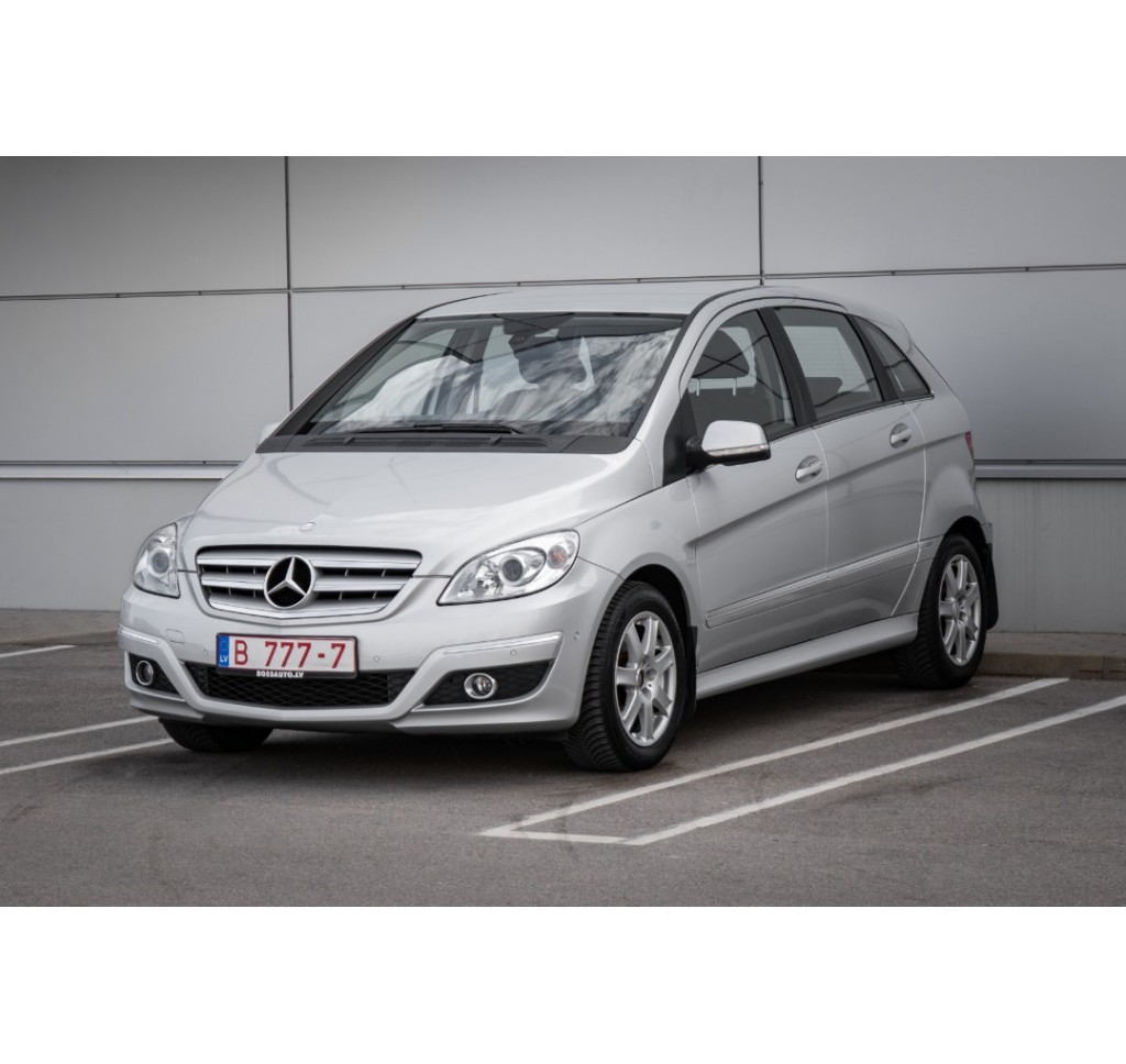 Mercedes-Benz B180