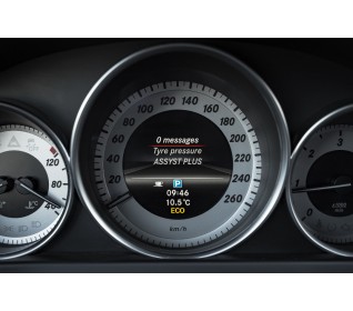 Mercedes-Benz C220