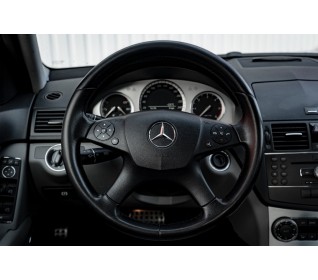 Mercedes-Benz C320