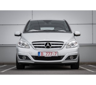 Mercedes-Benz B180
