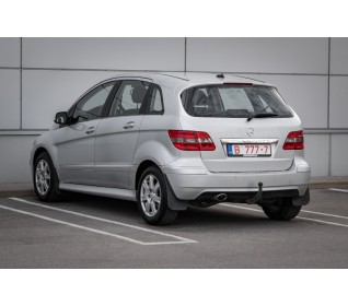 Mercedes-Benz B180